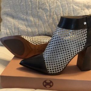 Capezzani Italian Leather Stack Heel Boot